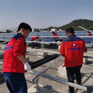 東陽(yáng)廠房項(xiàng)目安裝中